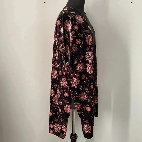 Gilmour 🇨🇦| Velvet Cover  - Up - Picture 3 of 6